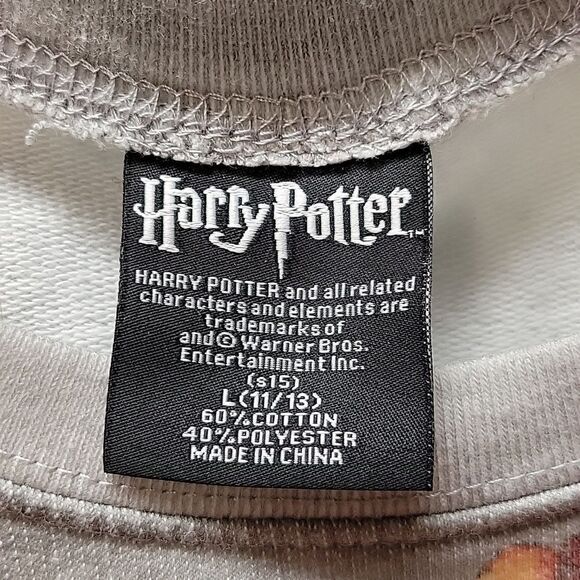 Harry Potter  sweatshirt junior L (11/13) and a Harry Potter dvd - Picture 4 of 6